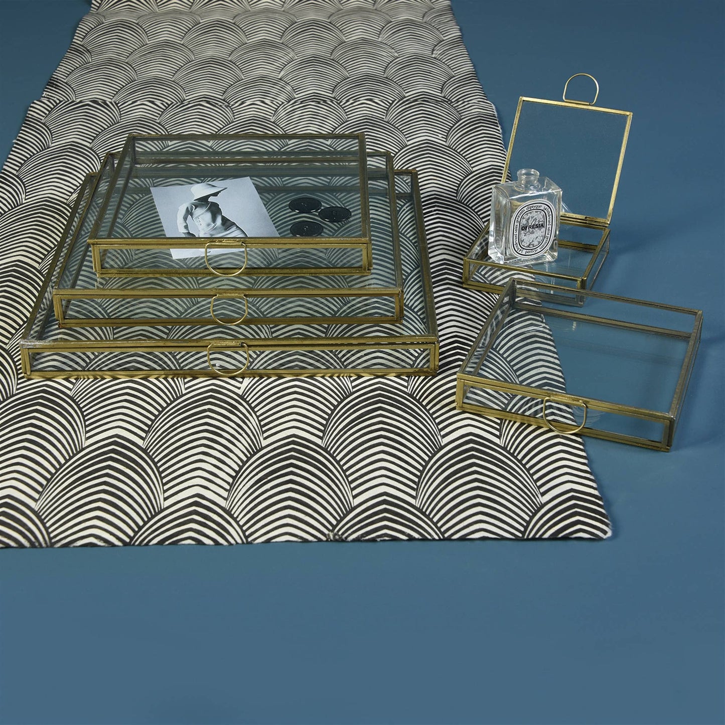 Flat, Square Glass Display Box